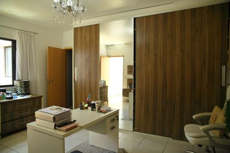 Casa à venda com 264m², 3 quartos e 4 vagasSuíte 1