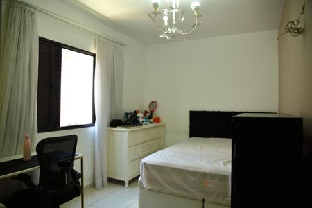 Casa à venda com 264m², 3 quartos e 4 vagasSuíte 2 