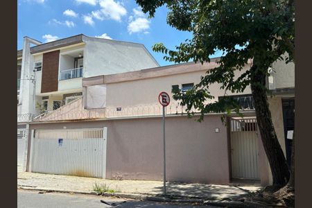 Casa à venda com 264m², 3 quartos e 4 vagasFachada 