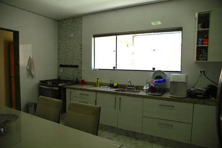 Casa à venda com 264m², 3 quartos e 4 vagasCozinha 