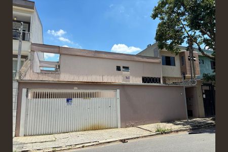 Casa à venda com 264m², 3 quartos e 4 vagasFachada 