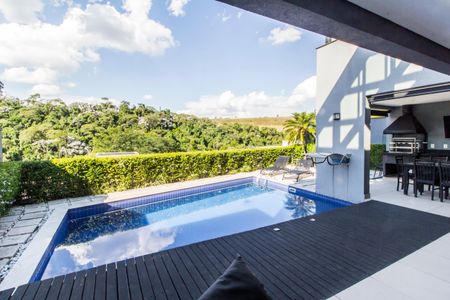Casa de condomínio à venda com 465m², 5 quartos e 4 vagas Casa de condomínio à venda com 465m², 5 quartos e 4 vagasPiscina
