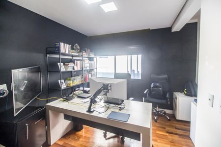 Casa de condomínio à venda com 465m², 5 quartos e 4 vagas Casa de condomínio à venda com 465m², 5 quartos e 4 vagasSuíte 2