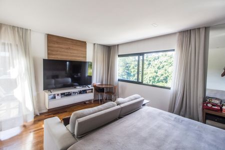 Casa de condomínio à venda com 465m², 5 quartos e 4 vagas Casa de condomínio à venda com 465m², 5 quartos e 4 vagasSuíte master