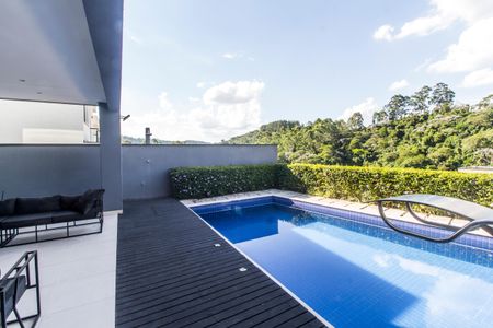 Casa de condomínio à venda com 465m², 5 quartos e 4 vagas Casa de condomínio à venda com 465m², 5 quartos e 4 vagasPiscina