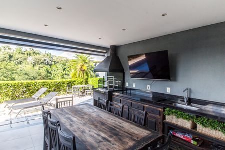 Casa de condomínio à venda com 465m², 5 quartos e 4 vagas Casa de condomínio à venda com 465m², 5 quartos e 4 vagasÁrea gourmet