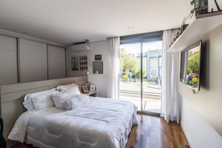 Casa de condomínio à venda com 465m², 5 quartos e 4 vagas Casa de condomínio à venda com 465m², 5 quartos e 4 vagasSuíte 3