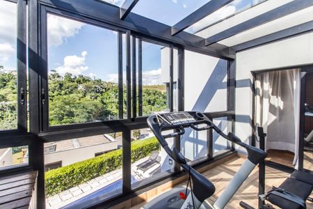 Casa de condomínio à venda com 465m², 5 quartos e 4 vagas Casa de condomínio à venda com 465m², 5 quartos e 4 vagasSuíte master