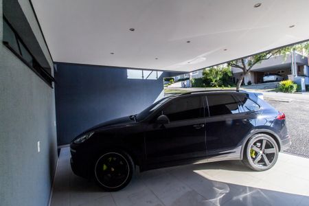 Casa de condomínio à venda com 465m², 5 quartos e 4 vagas Casa de condomínio à venda com 465m², 5 quartos e 4 vagasGaragem