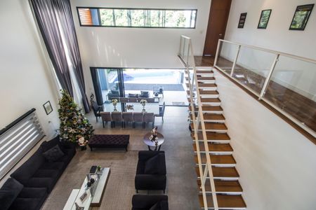 Casa de condomínio à venda com 465m², 5 quartos e 4 vagas Casa de condomínio à venda com 465m², 5 quartos e 4 vagasVista