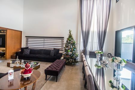 Casa de condomínio à venda com 465m², 5 quartos e 4 vagas Casa de condomínio à venda com 465m², 5 quartos e 4 vagasSala