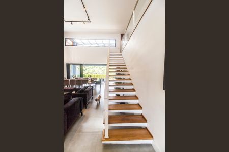 Escada de casa de condomínio à venda com 5 quartos, 465m² em Colinas da Anhanguera, Santana de Parnaíba