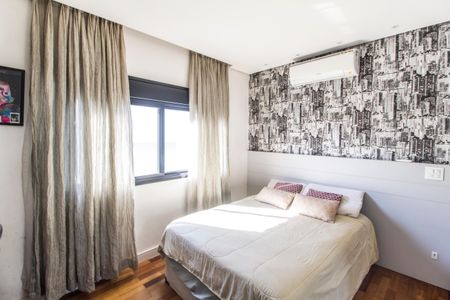 Casa de condomínio à venda com 465m², 5 quartos e 4 vagas Casa de condomínio à venda com 465m², 5 quartos e 4 vagasSuíte 4