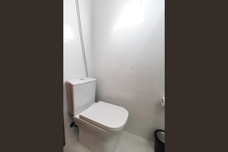 Casa de condomínio à venda com 465m², 5 quartos e 4 vagas Casa de condomínio à venda com 465m², 5 quartos e 4 vagasBanheiro da Suíte