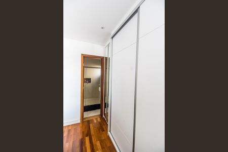 Casa de condomínio à venda com 465m², 5 quartos e 4 vagas Casa de condomínio à venda com 465m², 5 quartos e 4 vagasBanheiro da Suíte