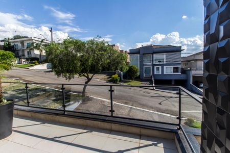 Casa de condomínio à venda com 465m², 5 quartos e 4 vagas Casa de condomínio à venda com 465m², 5 quartos e 4 vagasVaranda