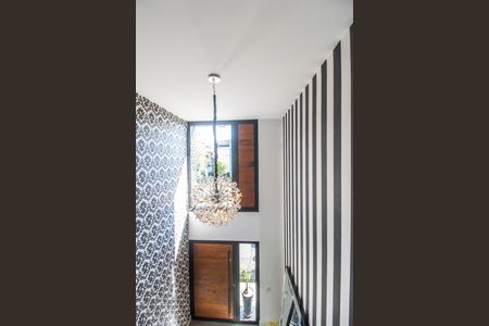 Casa de condomínio à venda com 465m², 5 quartos e 4 vagas Casa de condomínio à venda com 465m², 5 quartos e 4 vagasLavabo