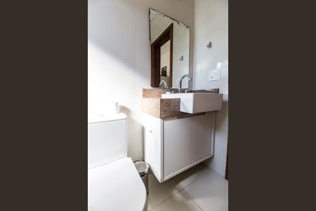 Casa de condomínio à venda com 465m², 5 quartos e 4 vagas Casa de condomínio à venda com 465m², 5 quartos e 4 vagasBanheiro da Suíte