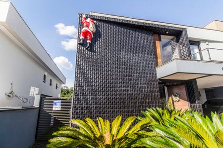 Casa de condomínio à venda com 465m², 5 quartos e 4 vagas Casa de condomínio à venda com 465m², 5 quartos e 4 vagasVista da Rua