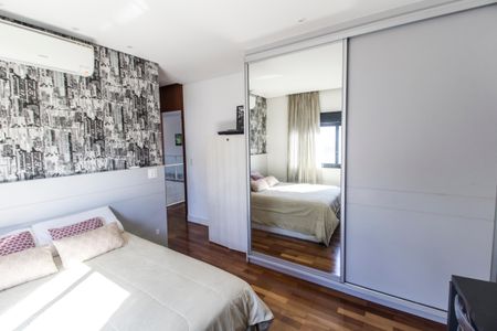 Casa de condomínio à venda com 465m², 5 quartos e 4 vagas Casa de condomínio à venda com 465m², 5 quartos e 4 vagasSuíte 4