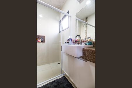 Casa de condomínio à venda com 465m², 5 quartos e 4 vagas Casa de condomínio à venda com 465m², 5 quartos e 4 vagasBanheiro da Suíte