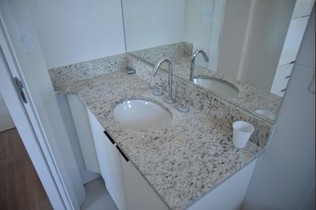 Apartamento para alugar com 55m², 2 quartos e 2 vagasBanheiro da Suíte