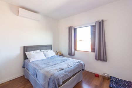 Casa à venda com 130m², 3 quartos e 2 vagas Casa à venda com 130m², 3 quartos e 2 vagasSuíte