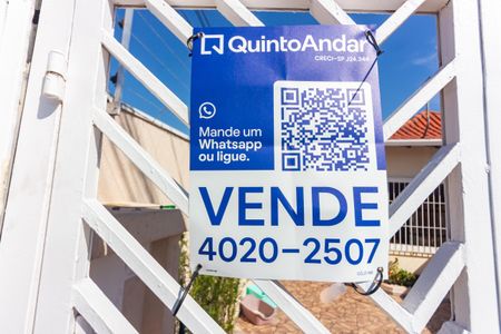 Casa à venda com 130m², 3 quartos e 2 vagas Casa à venda com 130m², 3 quartos e 2 vagasPlaca