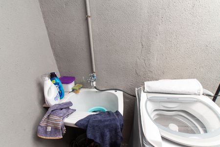 Casa para alugar com 80m², 2 quartos e 1 vagaÁrea de Serviço