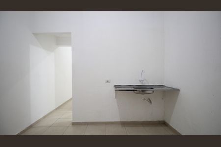 Sala/Cozinha de casa para alugar com 1 quarto, 25m² em Jardim Piracuama, São Paulo