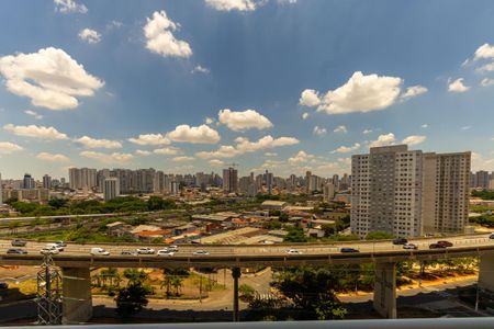 Vista  de apartamento à venda com 3 quartos, 66m² em Guaiauna, São Paulo