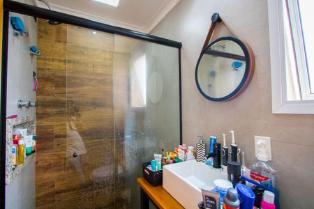 Apartamento à venda com 73m², 2 quartos e 2 vagasBanheiro do quarto 1