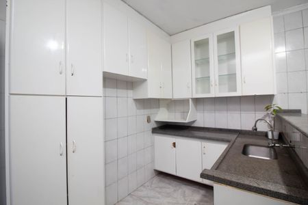 Casa para alugar com 300m², 4 quartos e 2 vagas Casa para alugar com 300m², 4 quartos e 2 vagasCozinha