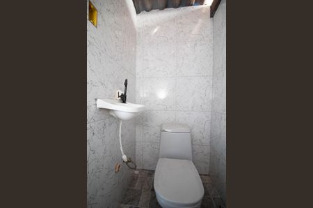 Casa para alugar com 300m², 4 quartos e 2 vagas Casa para alugar com 300m², 4 quartos e 2 vagasBanheiro de Serviço