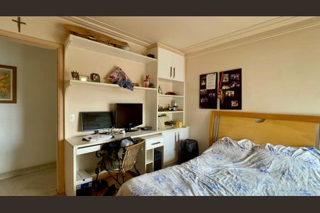 Apartamento à venda com 340m², 4 quartos e 6 vagasSuíte 2