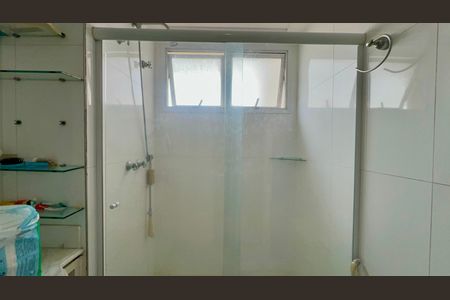 Apartamento à venda com 340m², 4 quartos e 6 vagasBanheiro da Suíte 4 Ele