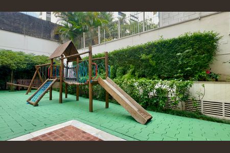 Apartamento à venda com 340m², 4 quartos e 6 vagasPlayground