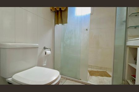 Apartamento à venda com 340m², 4 quartos e 6 vagasBanheiro da Suíte 2