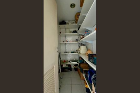 Apartamento à venda com 340m², 4 quartos e 6 vagasDespensa