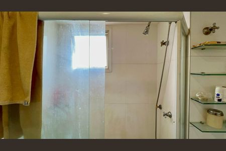 Apartamento à venda com 340m², 4 quartos e 6 vagasBanheiro da Suíte 2