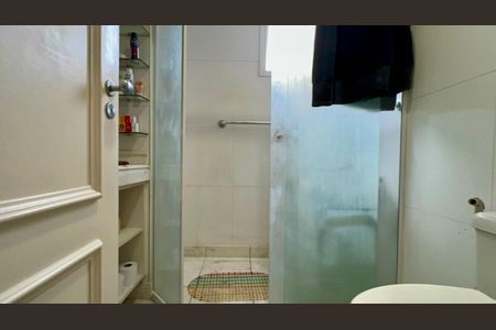 Apartamento à venda com 340m², 4 quartos e 6 vagasBanheiro da Suíte 3