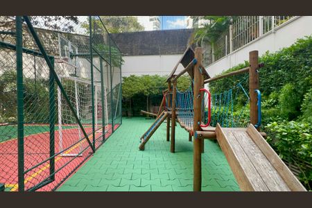 Apartamento à venda com 340m², 4 quartos e 6 vagasPlayground