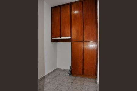 Apartamento para alugar com 76m², 3 quartos e 1 vagaDetalhe - Quarto 03 (empregada)