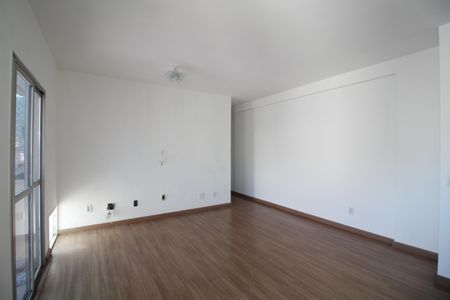 Sala de apartamento para alugar com 3 quartos, 80m² em Taquara, Rio de Janeiro