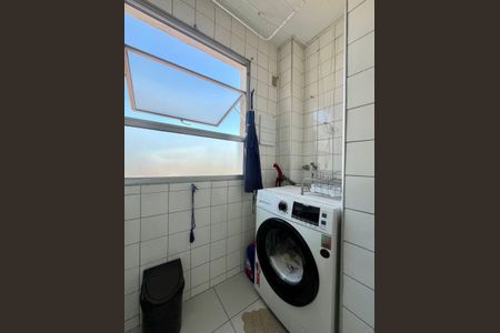 Apartamento à venda com 45m², 3 quartos e 1 vagaÁrea de Serviço