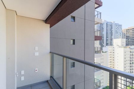 Varanda de kitnet/studio à venda com 1 quarto, 21m² em Santo Amaro, São Paulo