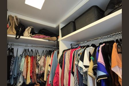 Apartamento à venda com 242m², 4 quartos e 3 vagasCloset suíte 3
