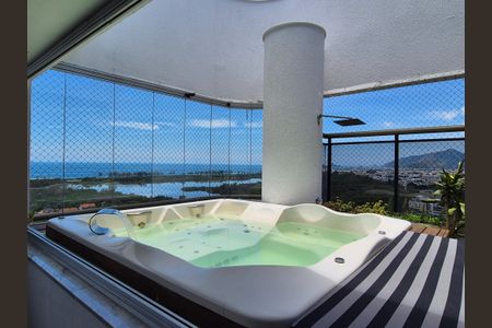 Apartamento à venda com 242m², 4 quartos e 3 vagasÁrea externa 