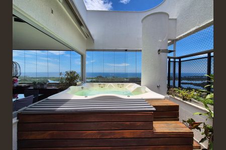 Apartamento à venda com 242m², 4 quartos e 3 vagasÁrea externa 