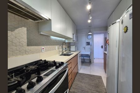 Apartamento à venda com 242m², 4 quartos e 3 vagasCozinha 